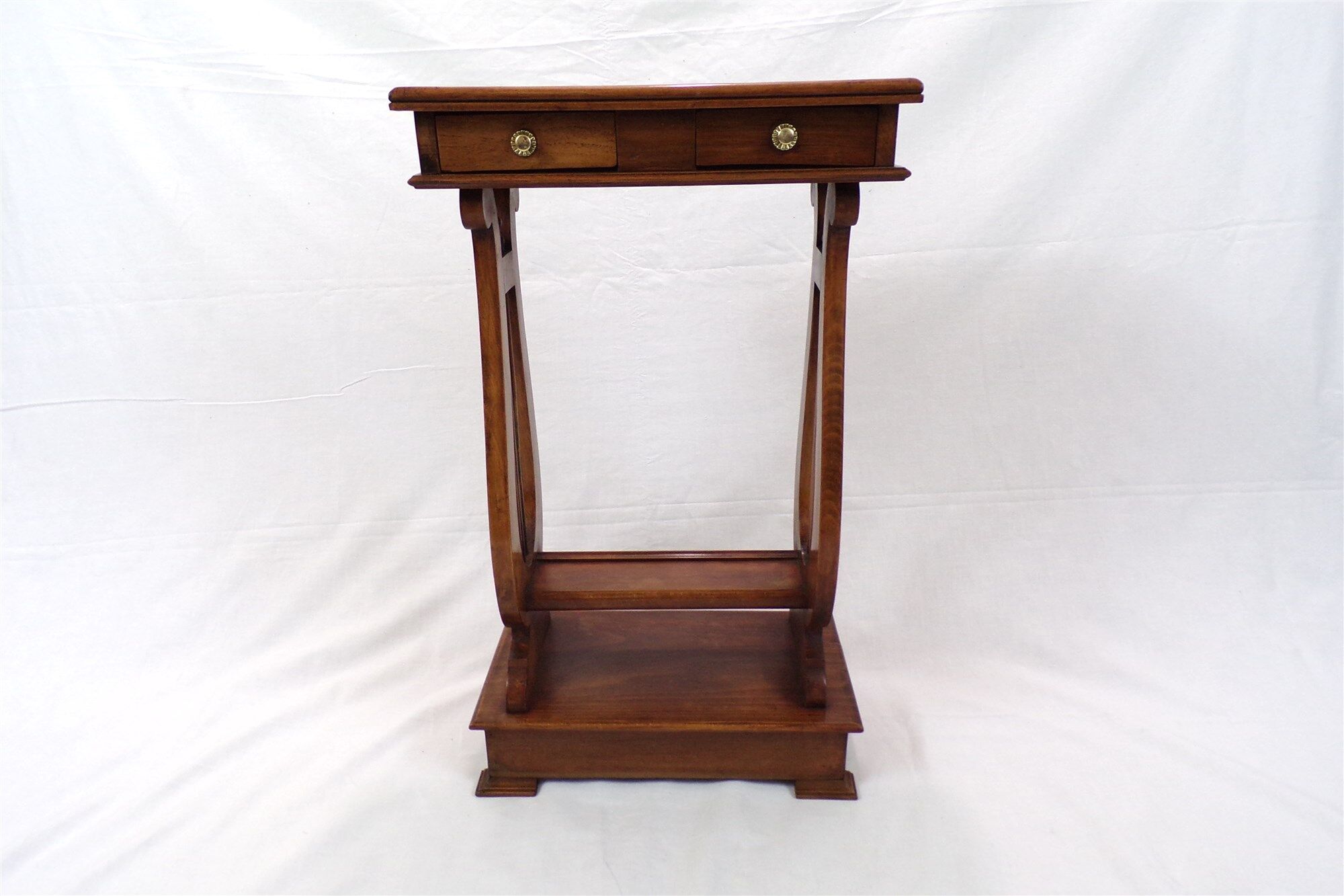 Side table, sofa tip, music theme