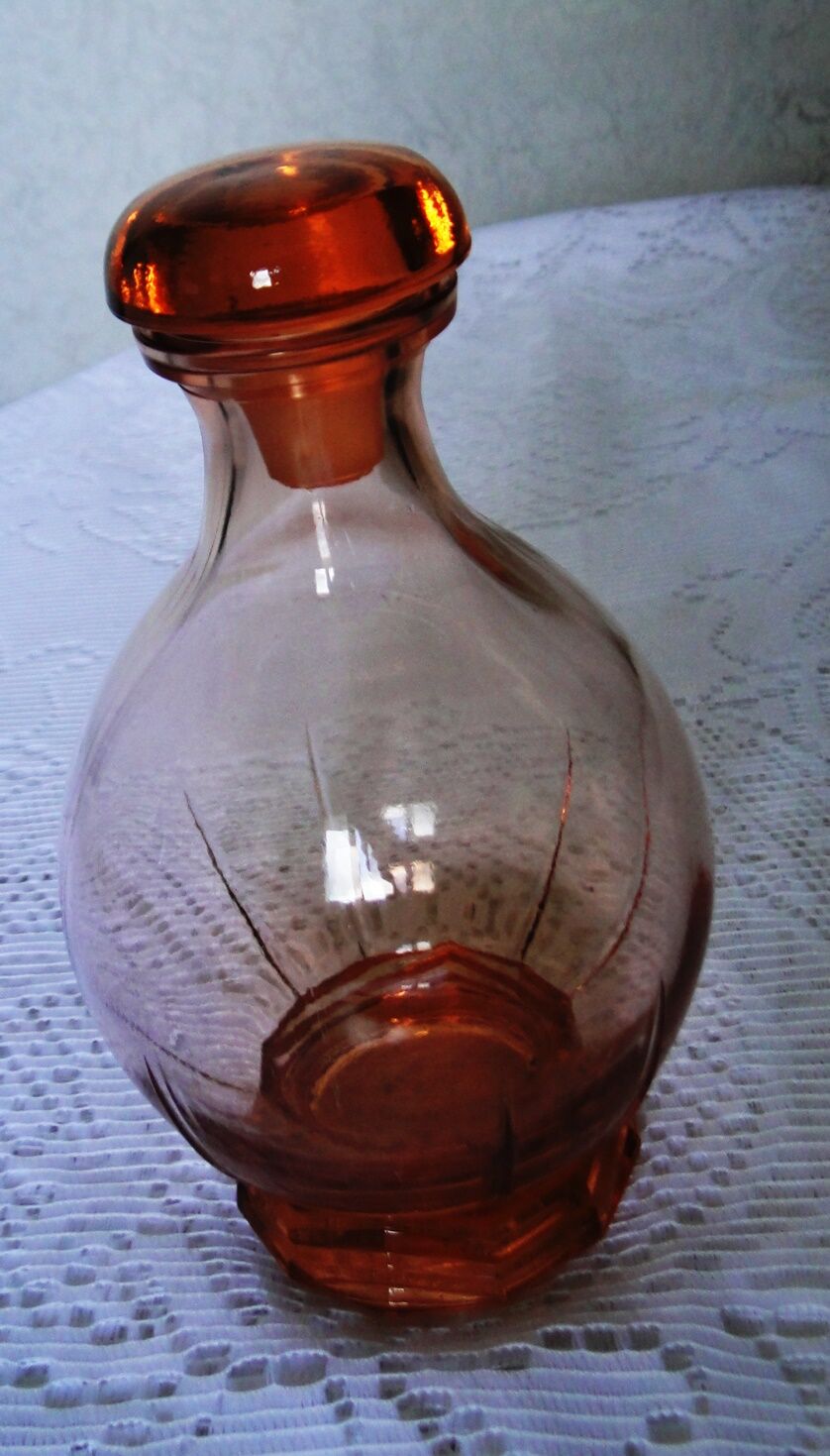 Small carafe art deco pink glass