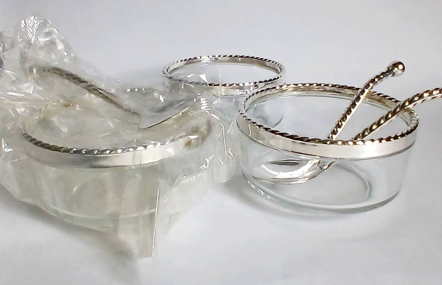 Caviar bowl & its spoon Bormioli Rocco glass & silver-plated metal, Italy 80s