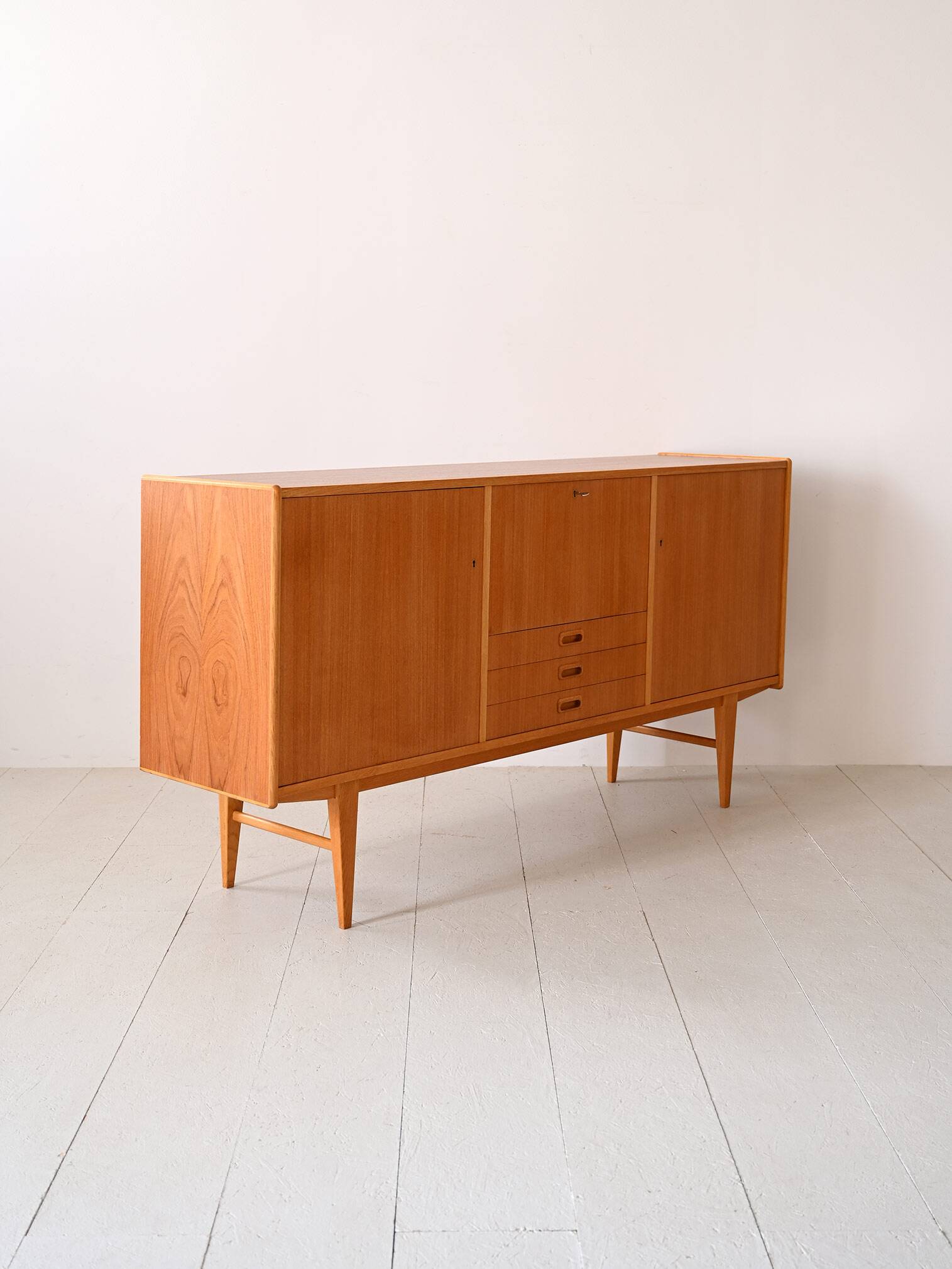 Oak sideboard with drawers