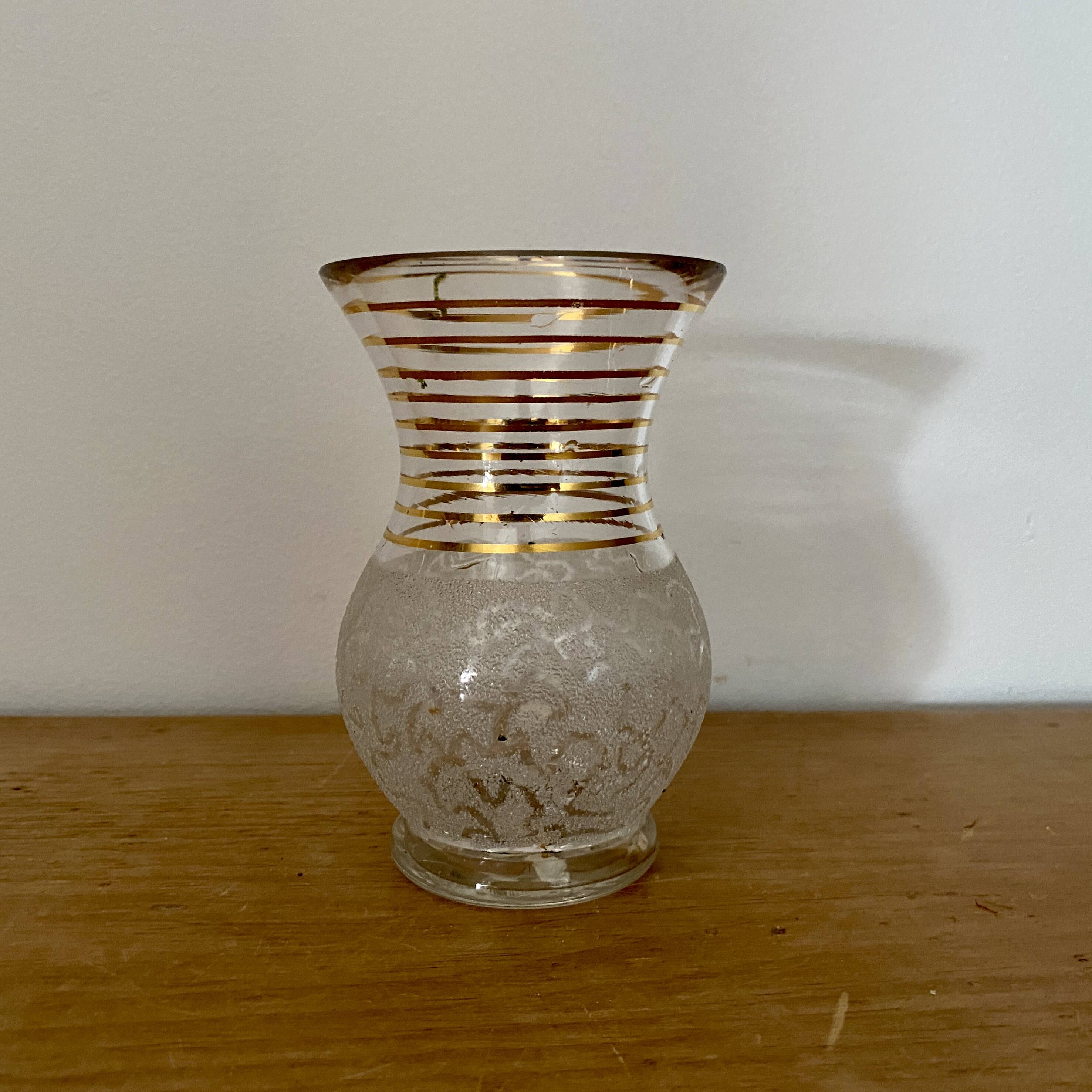 Vintage vase in white and gold granite glass