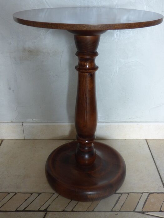 Pedestal table in solid wood walnut