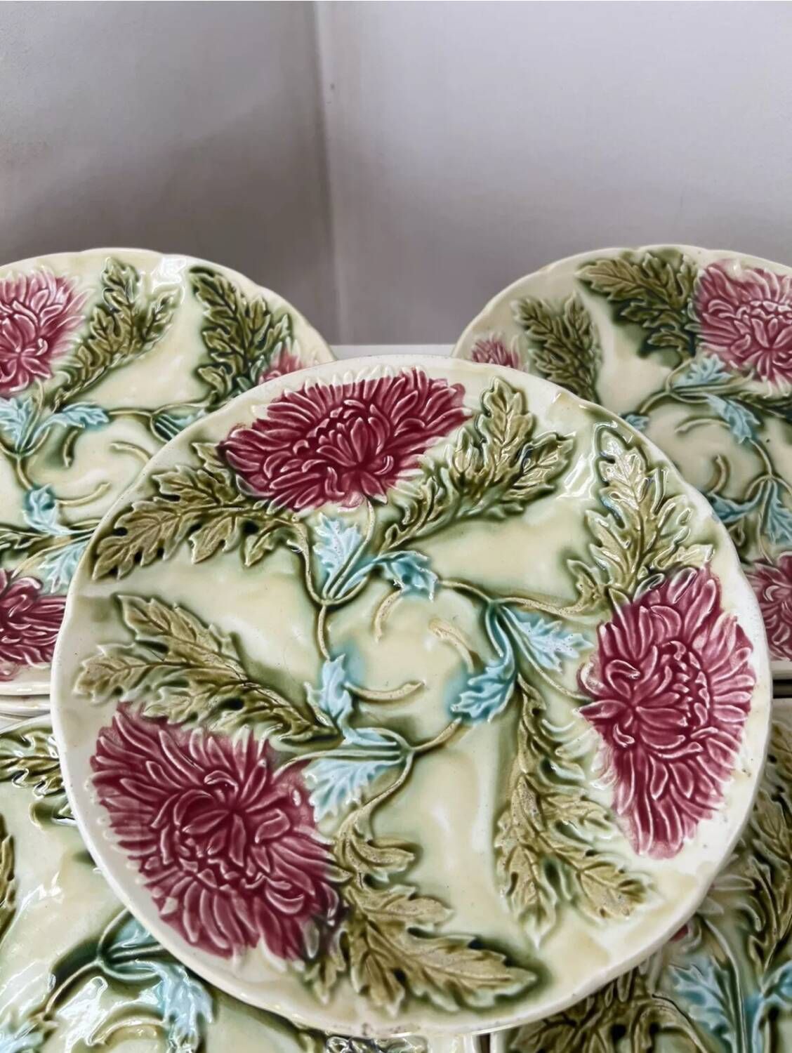 Rare Set of 16 Art Nouveau Chrysanthemum Barbotine Plates, Onnaing