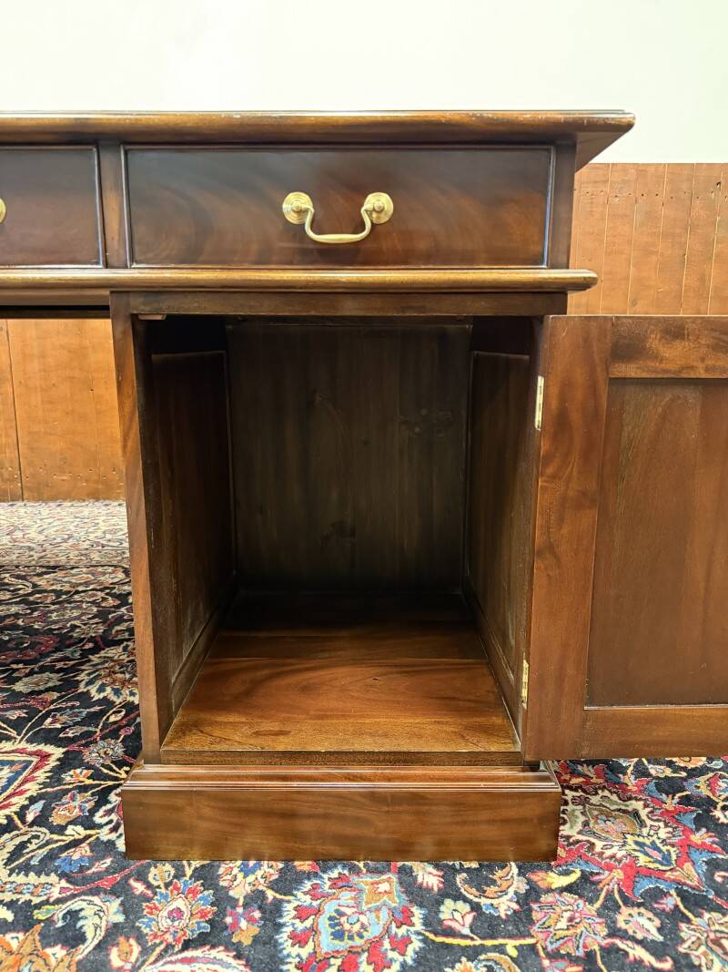 Large Classic English Desk Partnerdesk