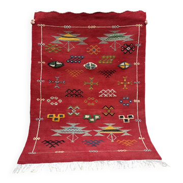 Tapis marocain en laine rouge – Décoration bohème pour petits espaces