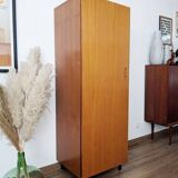 Armoire vintage