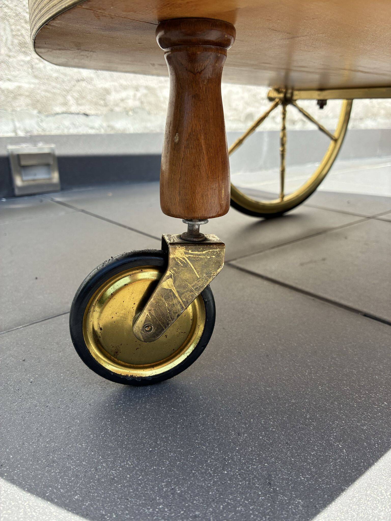 Italian marquetry and brass drinks trolley, mid-20th century