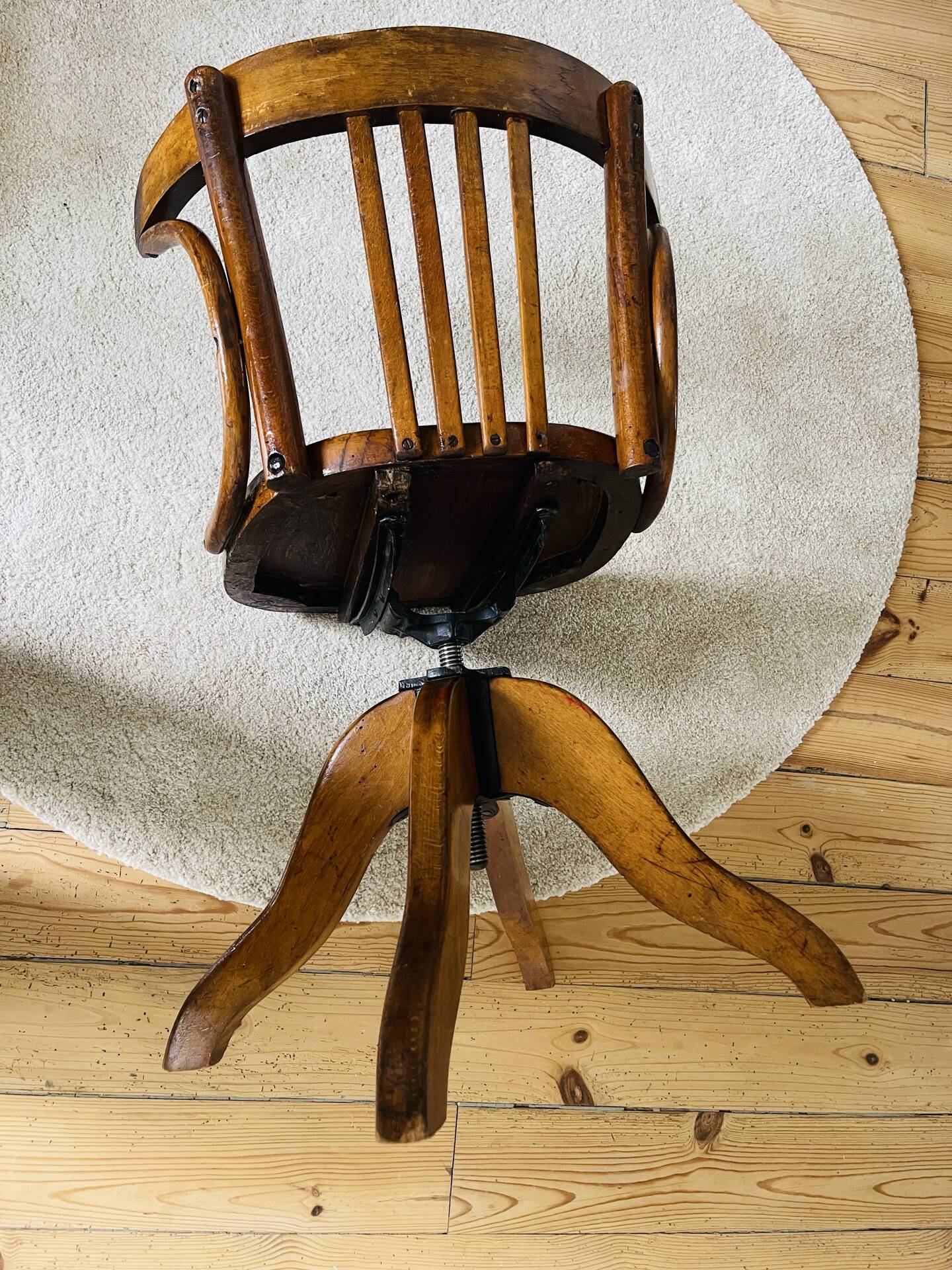 American office chair from the early 20th century.