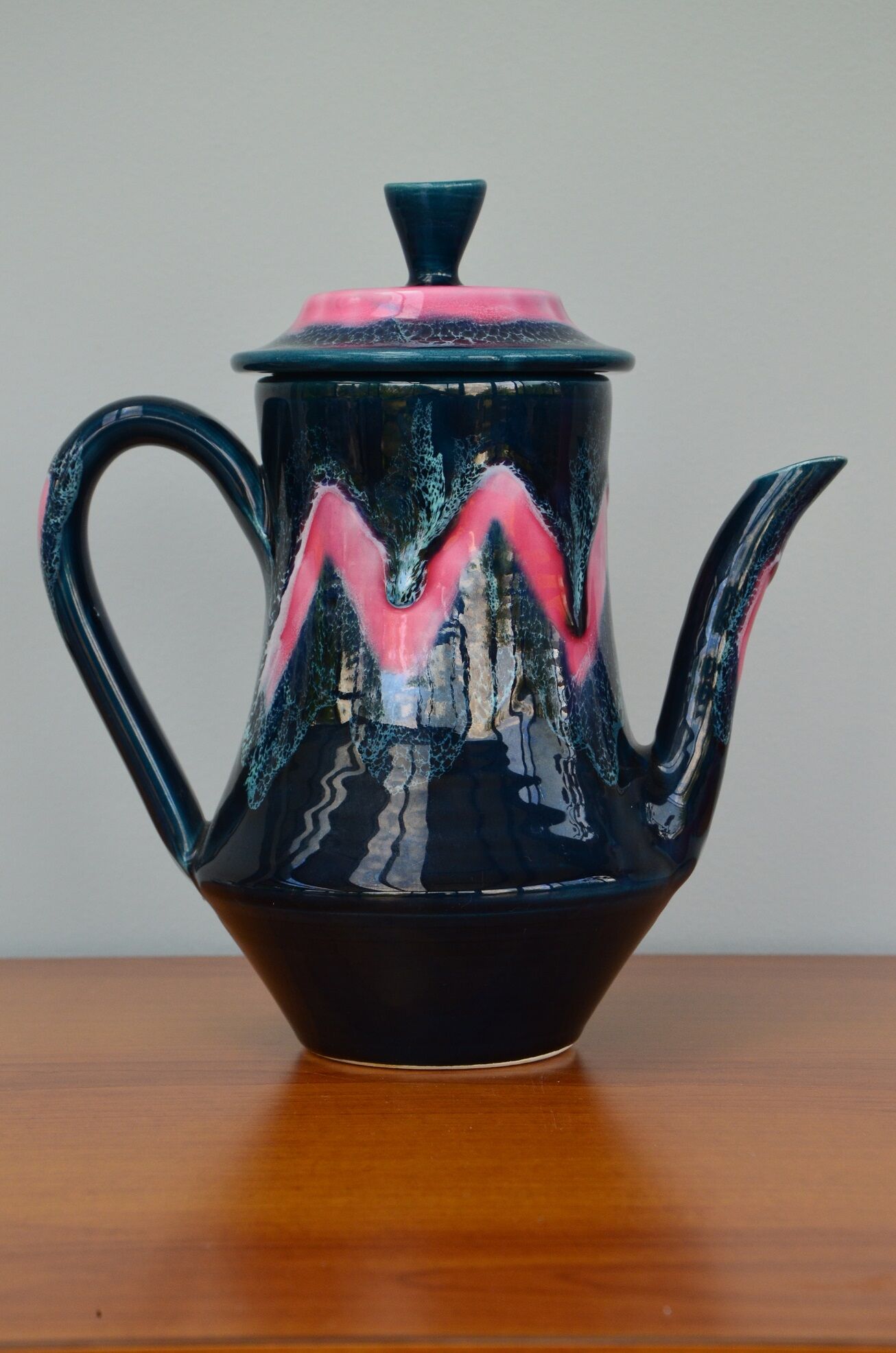 Vallauris blue and pink coffee service