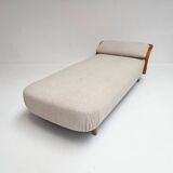 Lit de repos rembourré par Adolf Wrengler, années 1950