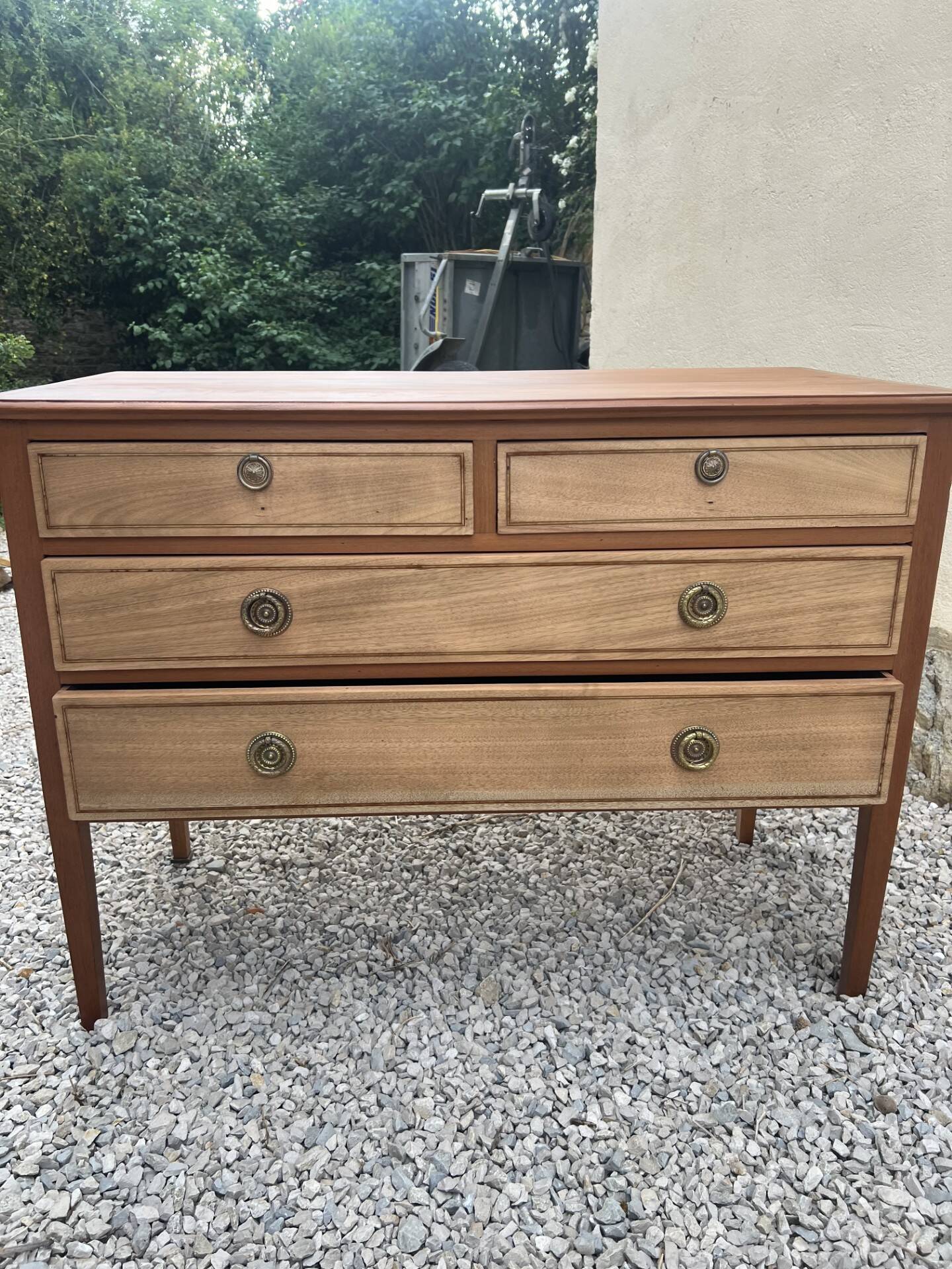 classic commode