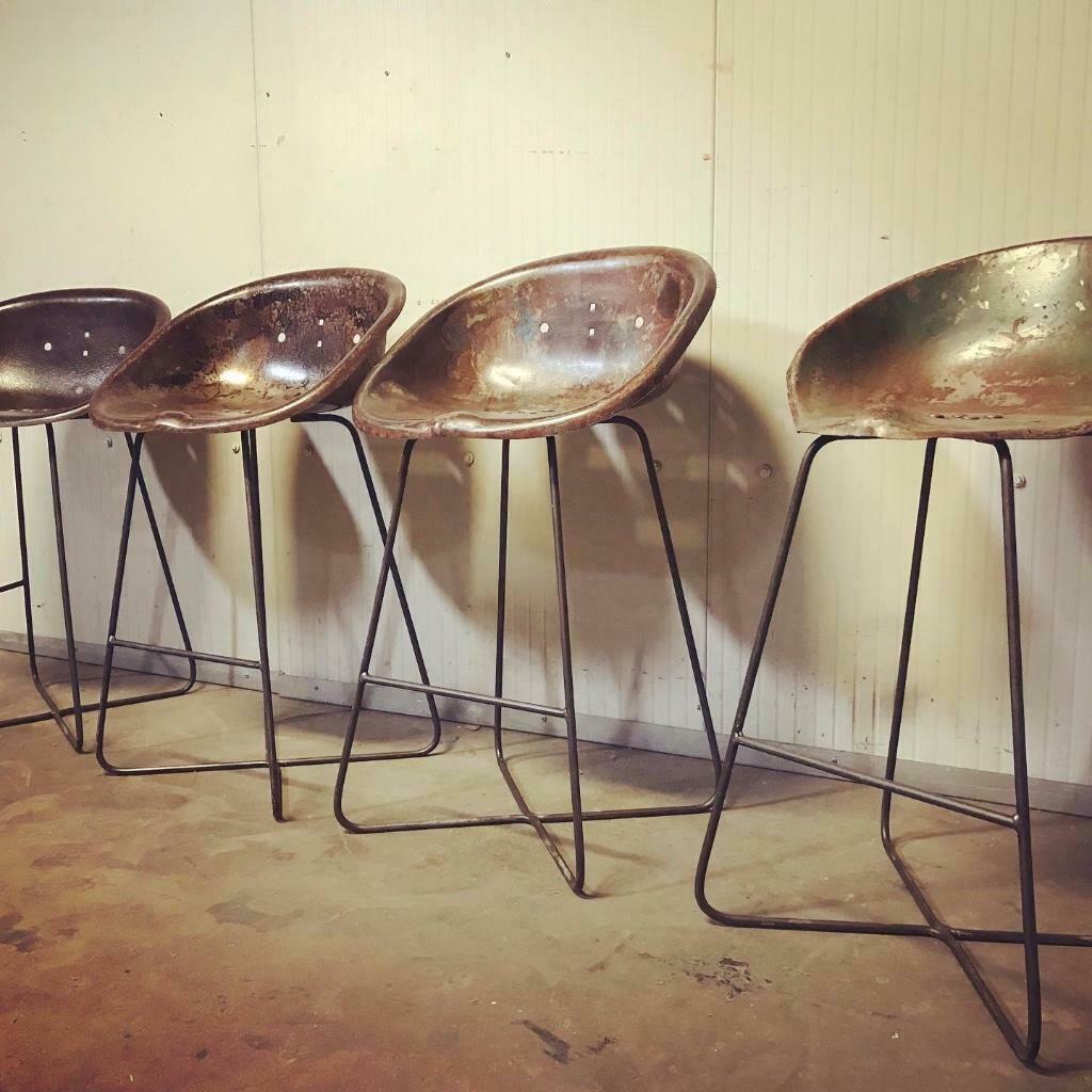 vintage industrial stool / tabouret