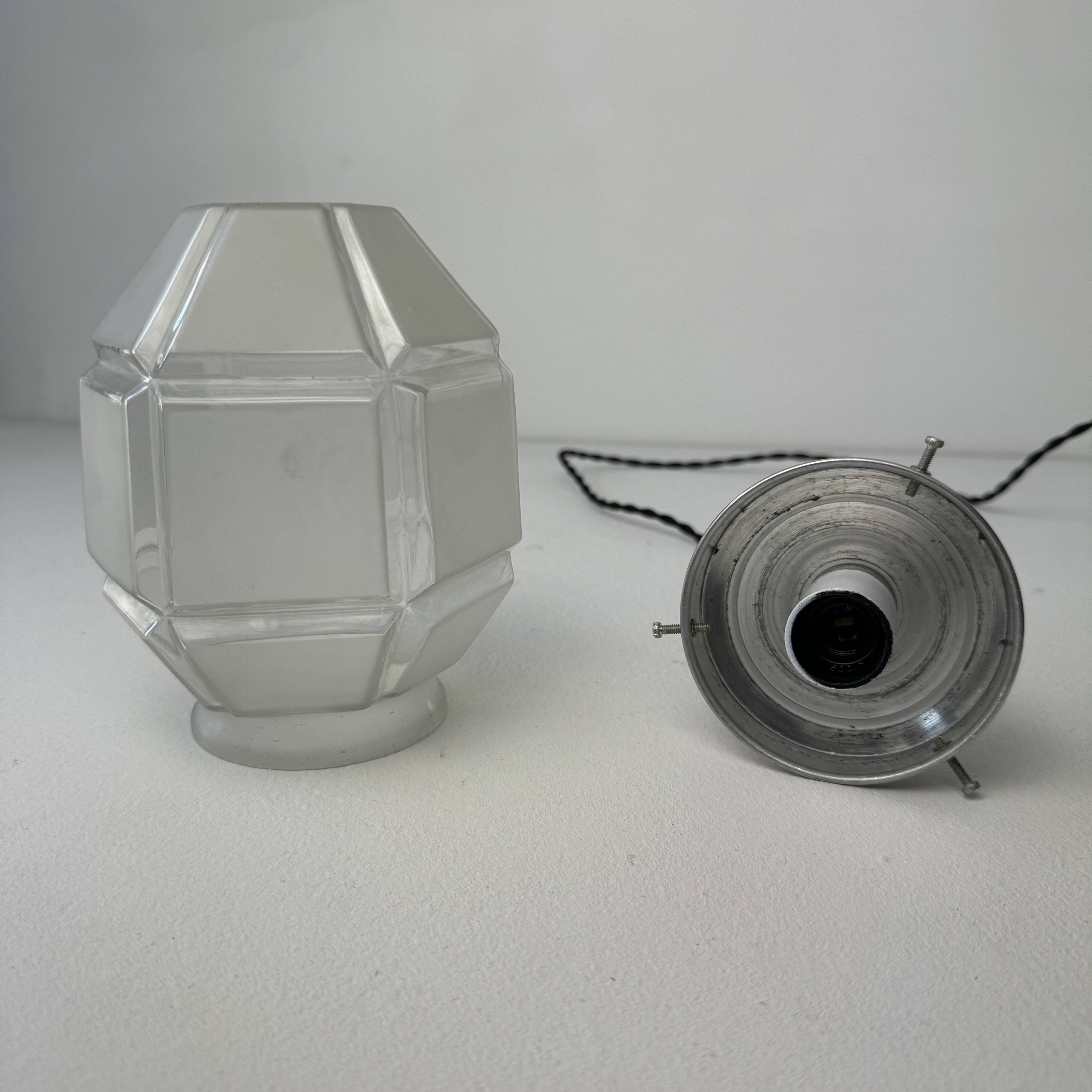 Paire d’anciennes suspensions hexagonales vintage