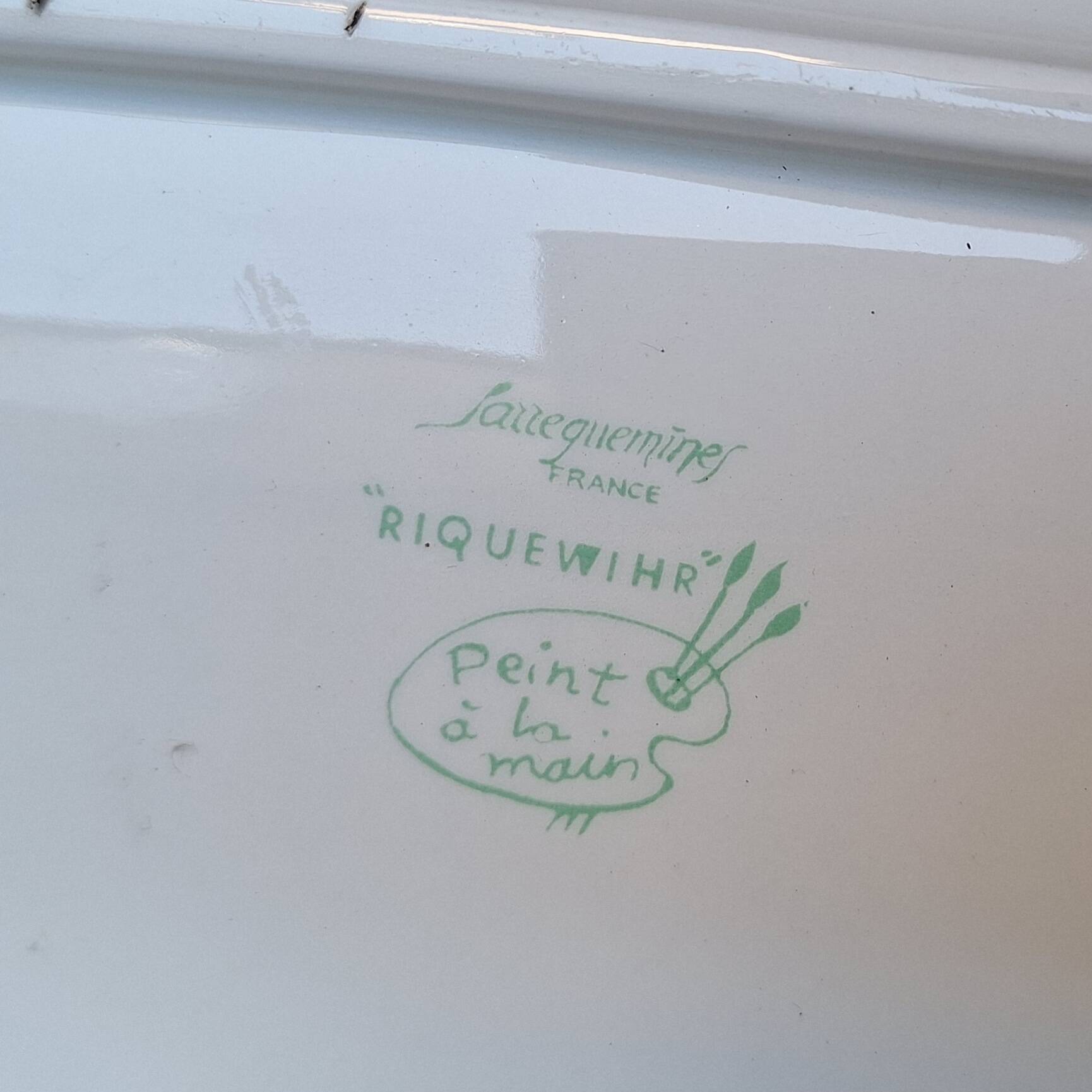 Set of 3 earthenware dishes from Sarreguemines, Riquewihr model.