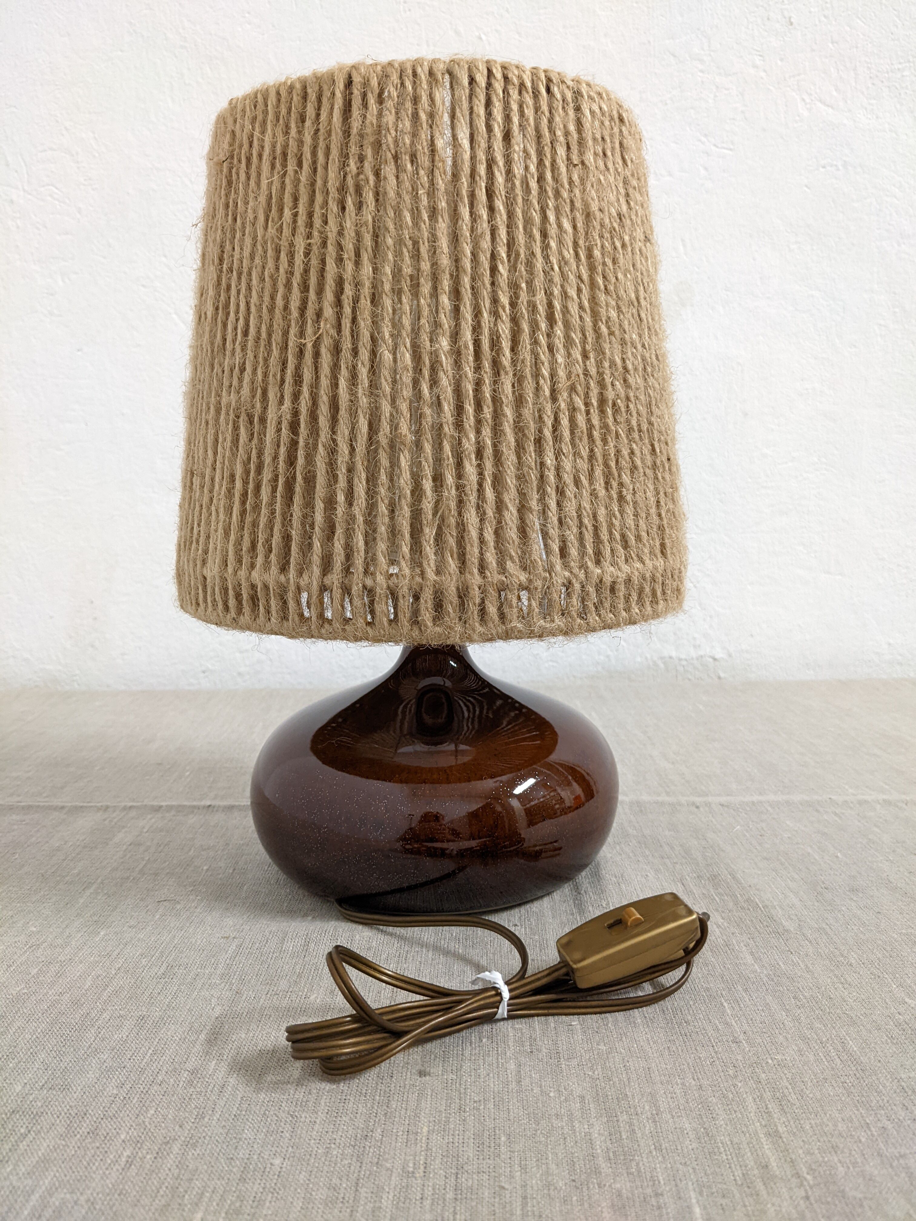 Vintage bedside lamp in enamelled stoneware and jute rope