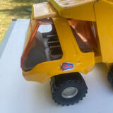 Dump truck