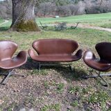 2 office armchairs + Settee / Swan sofa by Arne Jacobsen for Fritz Hansen, original leather
