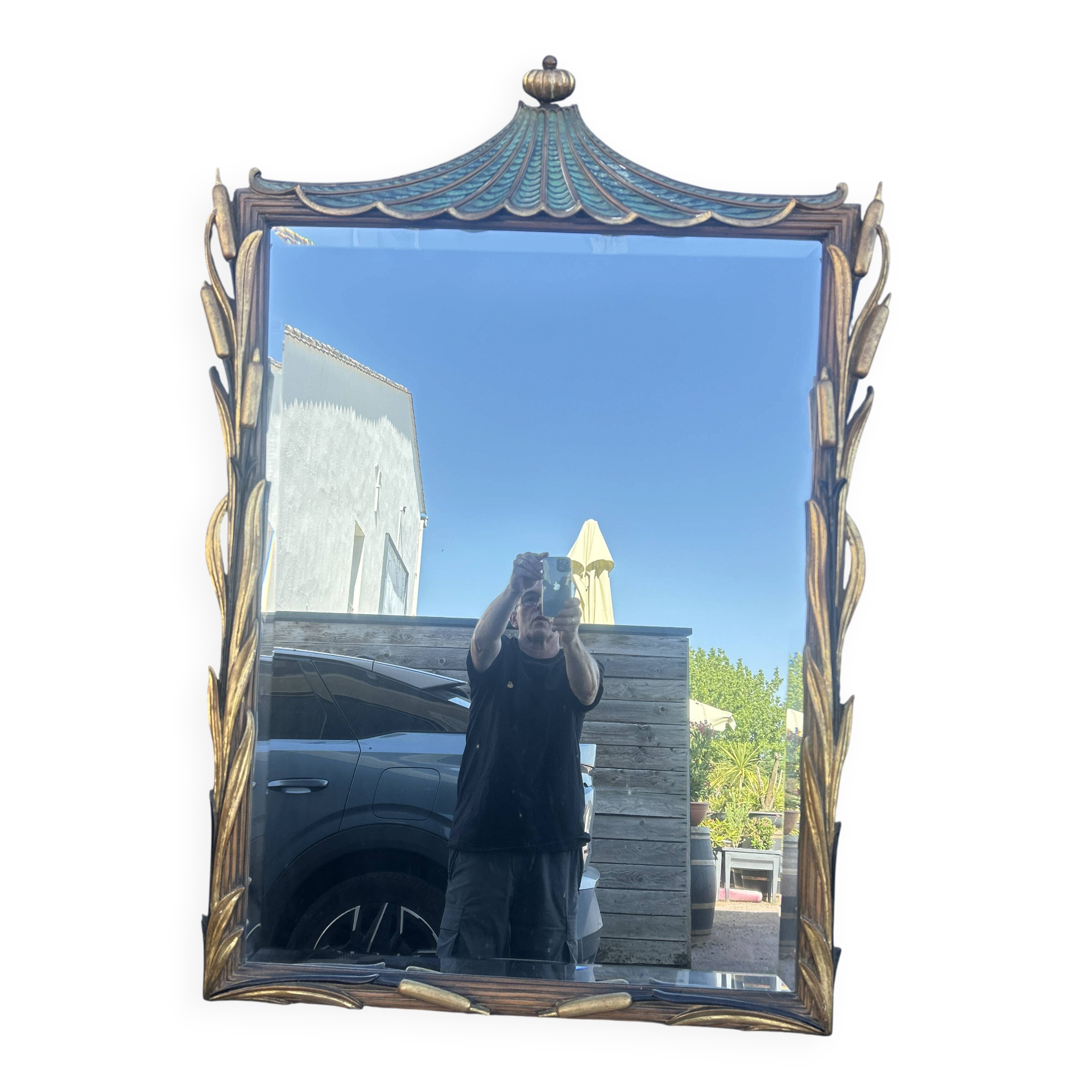 Miroir en bois sculpté aux joncs et à la pagode