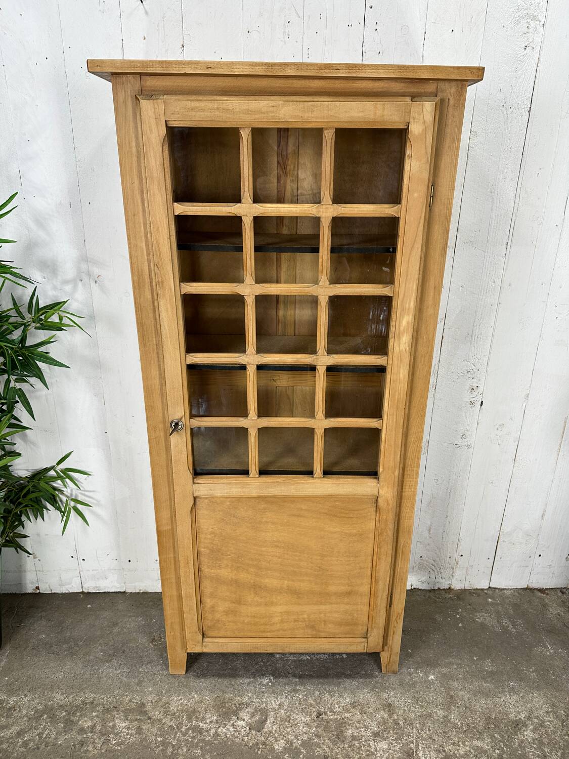 Vitrine armoire parisienne