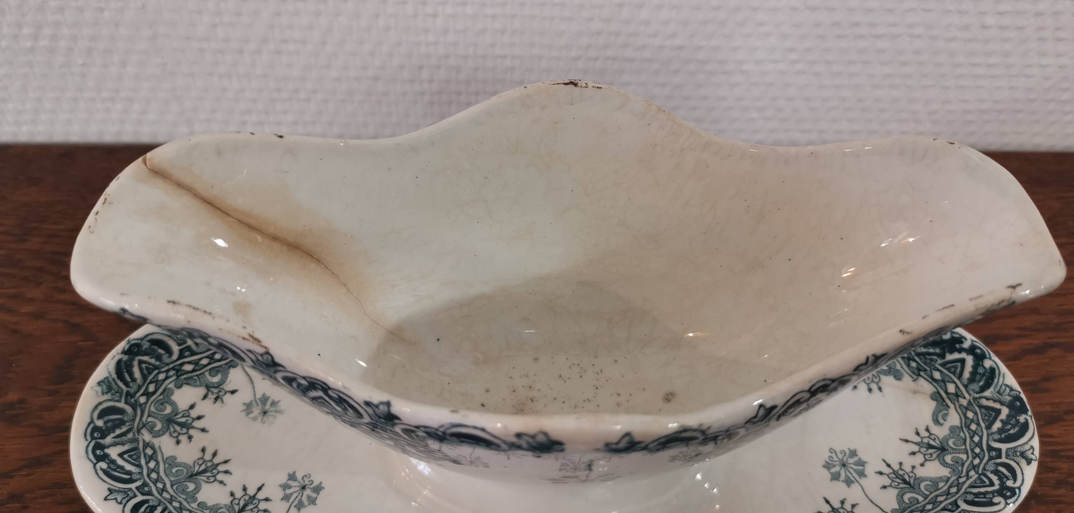 Old earthenware gravy boat "Société Anonyme" St Amand et Hamage