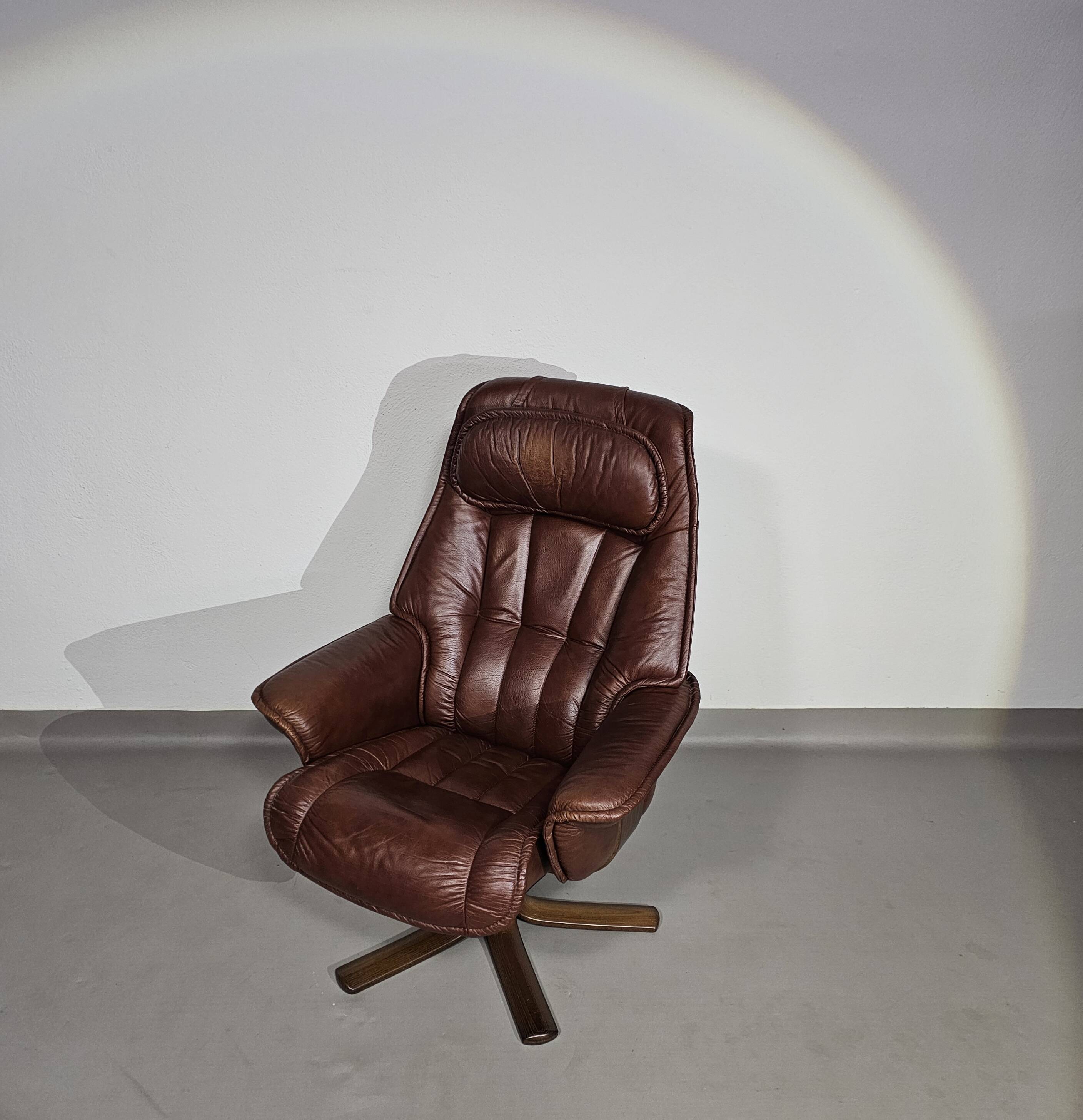 Relax / lounge chair / ottoman / Hjellegjerde Møbel / Sweden Recliner