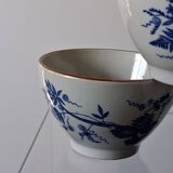 3 ceramic bowls in very good condition with a blue floral design.