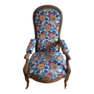 Fauteuil voltaire crémaillère, roulettes et fauteuil crapaud tissu assorti