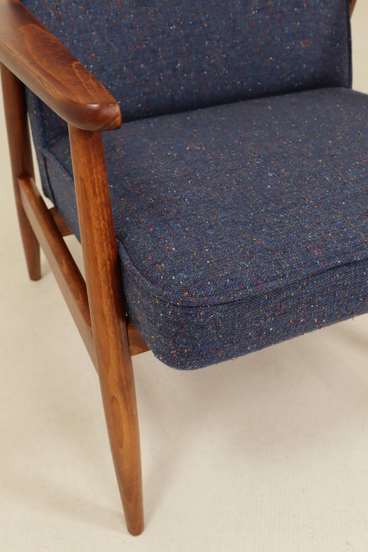 Paire de fauteuils scandinave vintage bleu marine tweed 