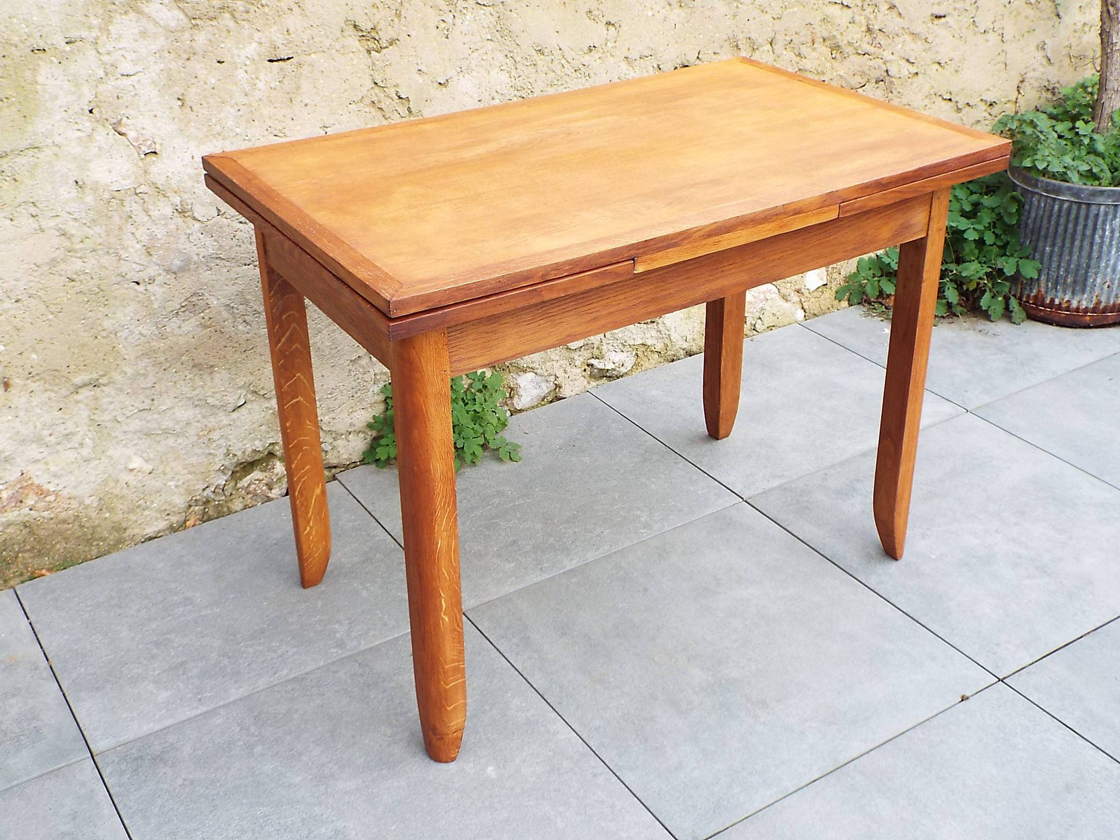 Table style art déco