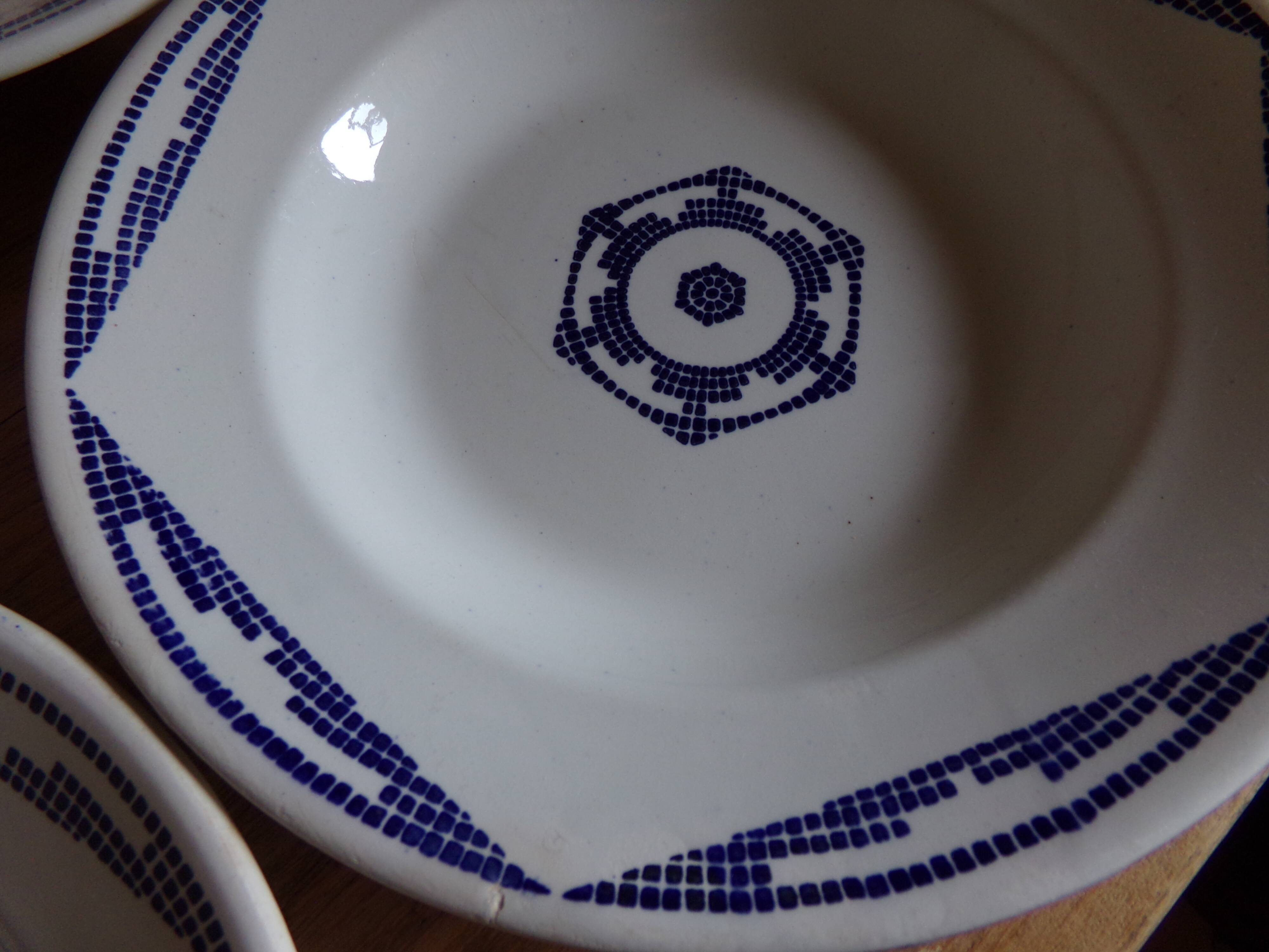 Set of 4 soup plates of the Faiencerie Nouvelle of Givors France