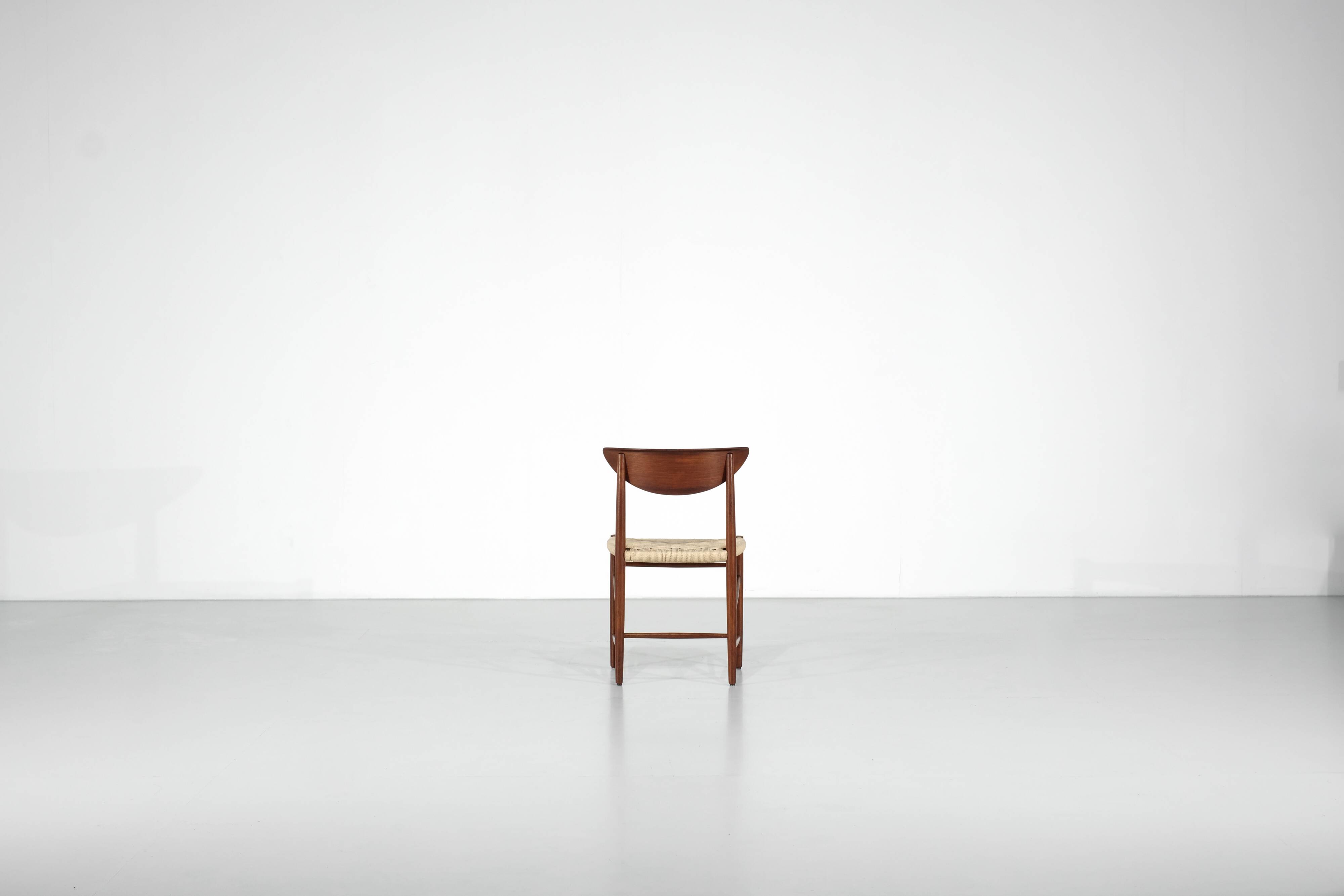 “316” chair by Peter Hvidt & Mölgaard Nielsen for Søborg Møbelfabrik.