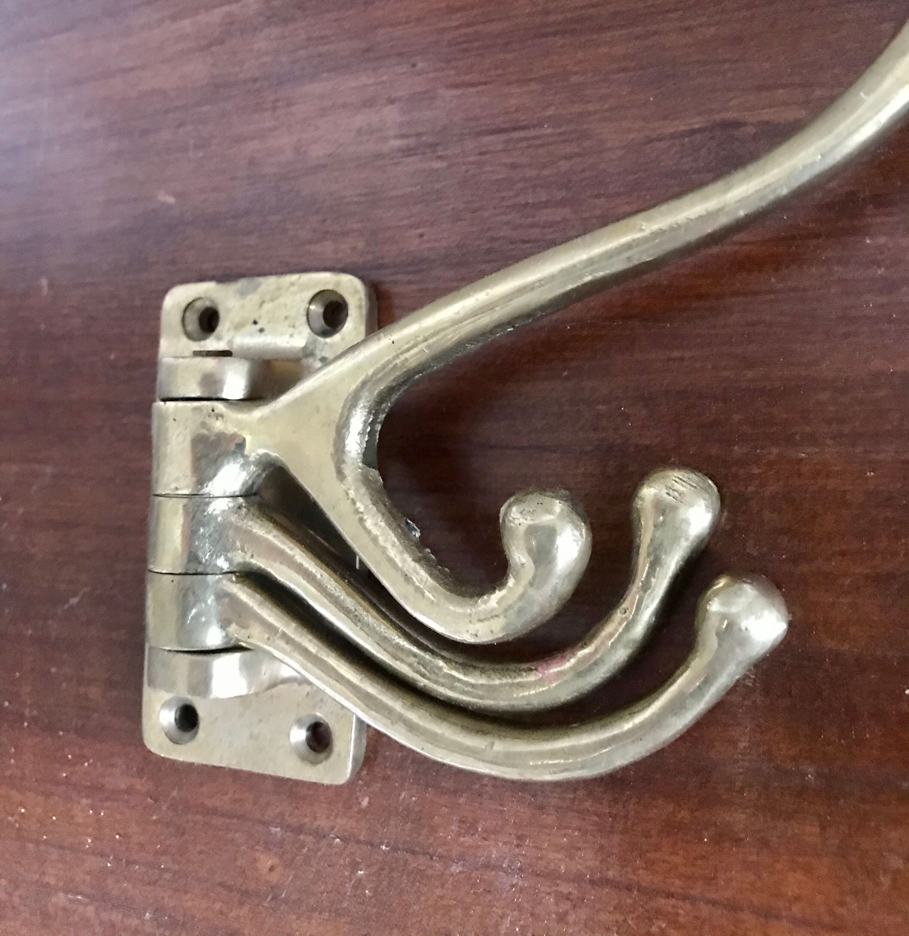 Brass patère