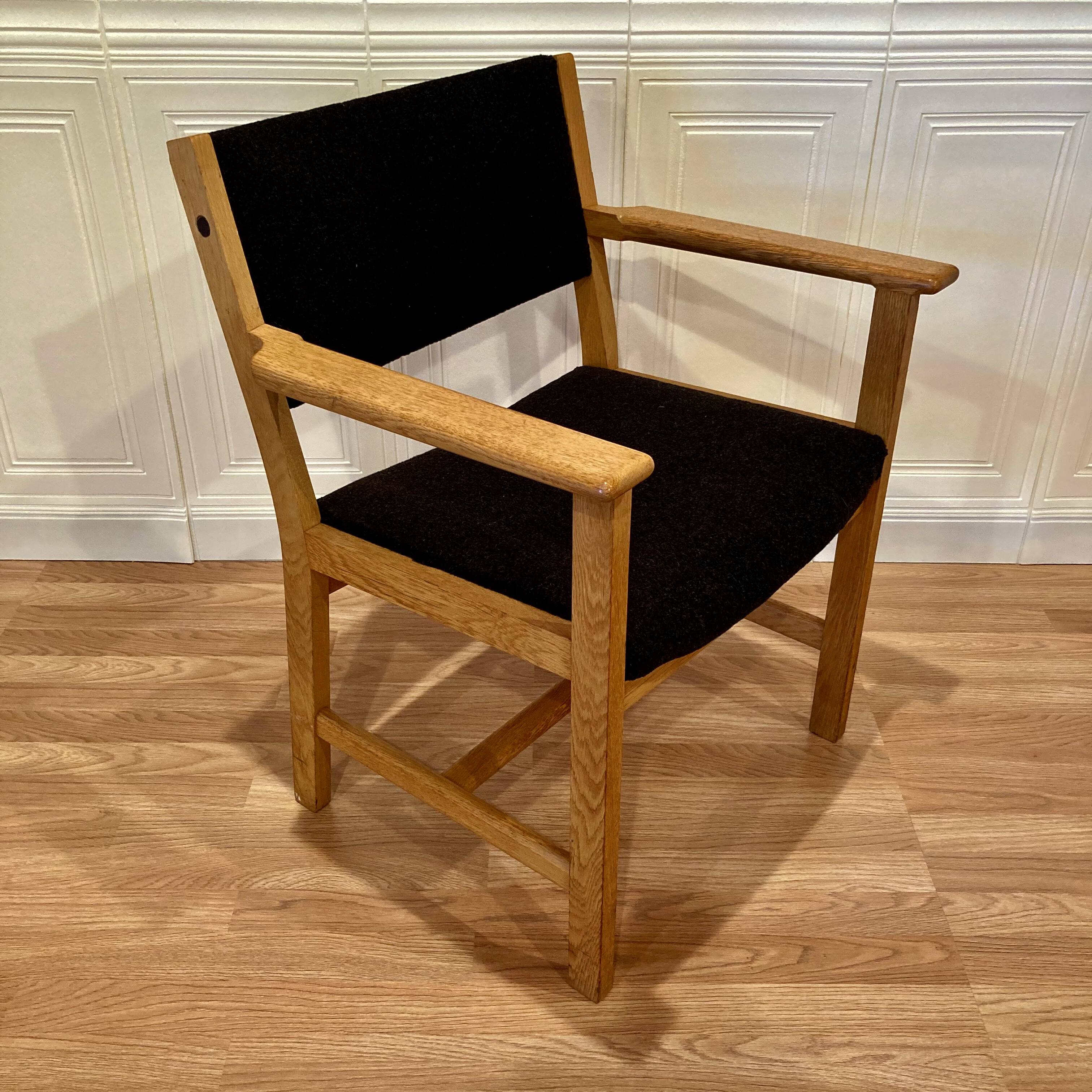 Set of 4 armchairs stamped Hans Wegner "Scandinavian design" 1960.