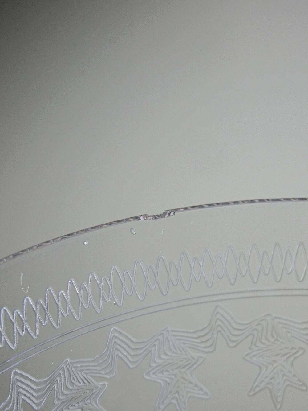 Set of 6 antique fine crystal champagne glasses, star engraved, 19th-20th century.