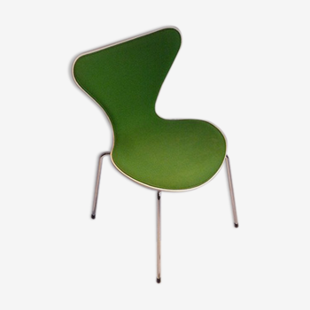 Chair model 3107 pre green fabric, design Jacobsen, Fritz hansen edition