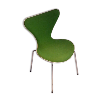 Chair model 3107 pre green fabric, design Jacobsen, Fritz hansen edition