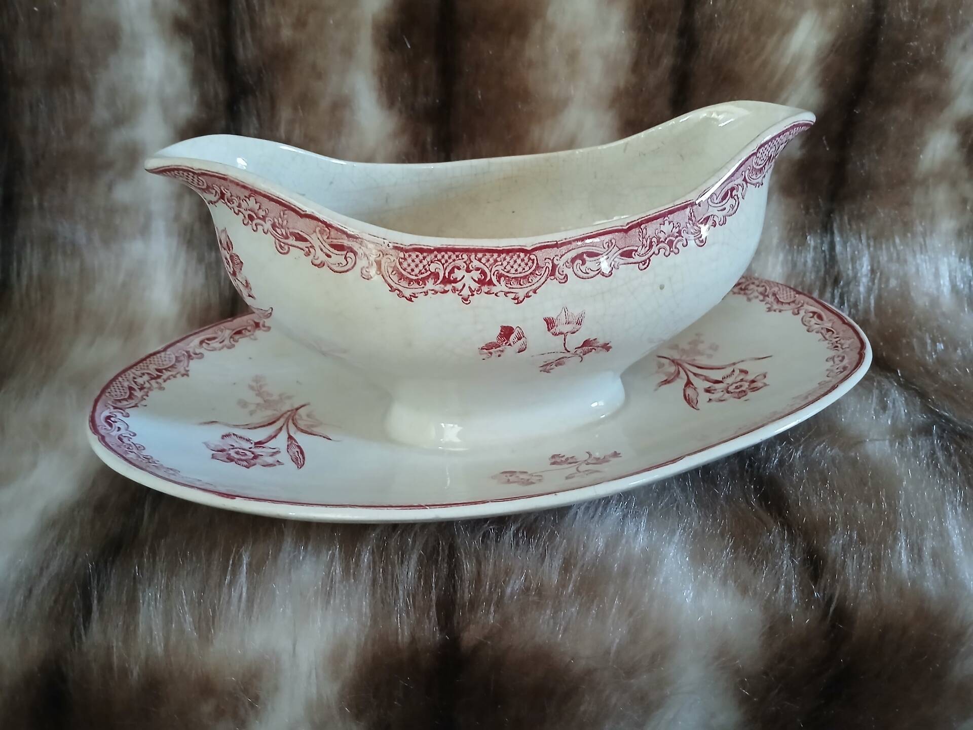 Antique sauce boat in ironstone Sarreguemines