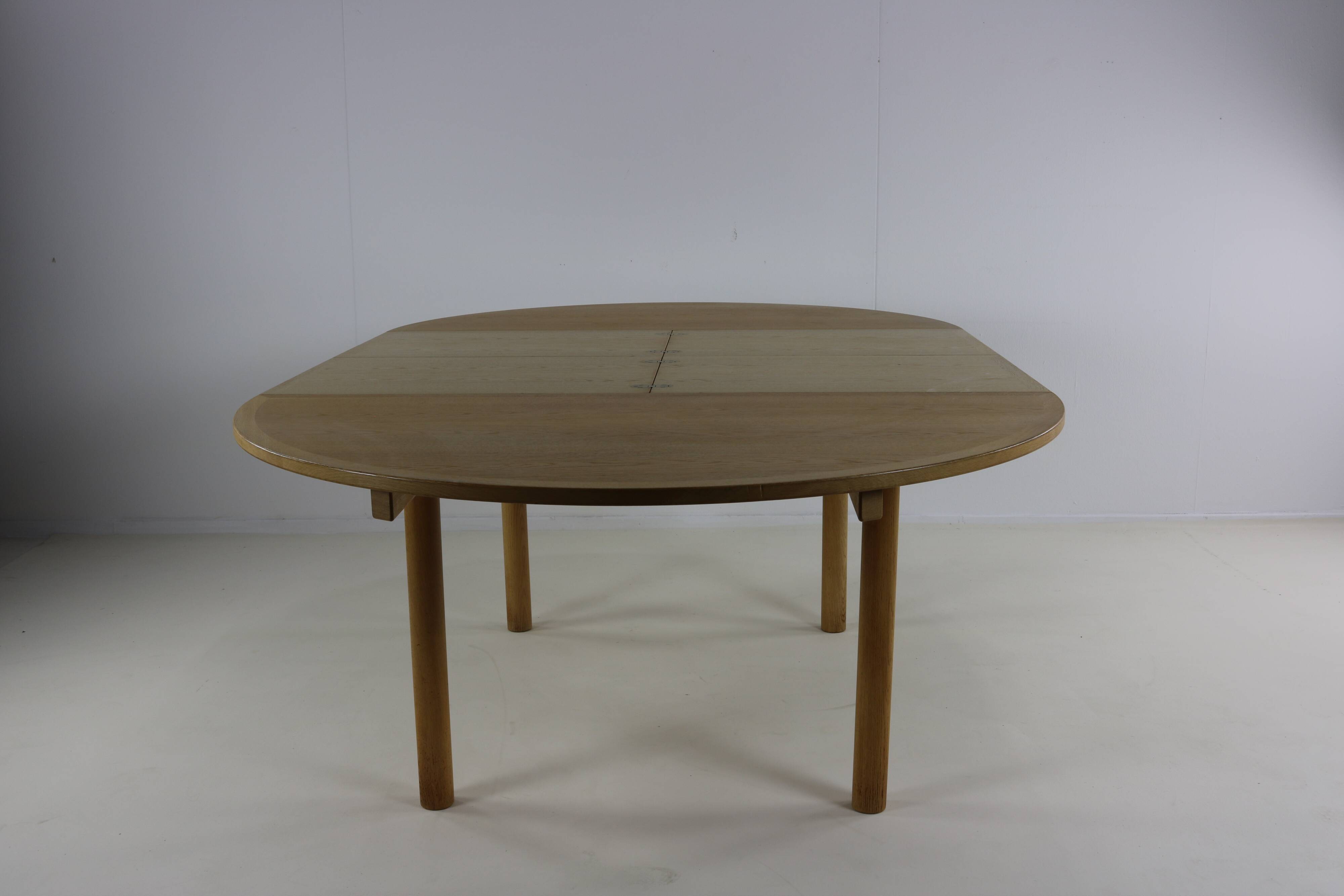 Large extendable dining table Børge Mogensen
