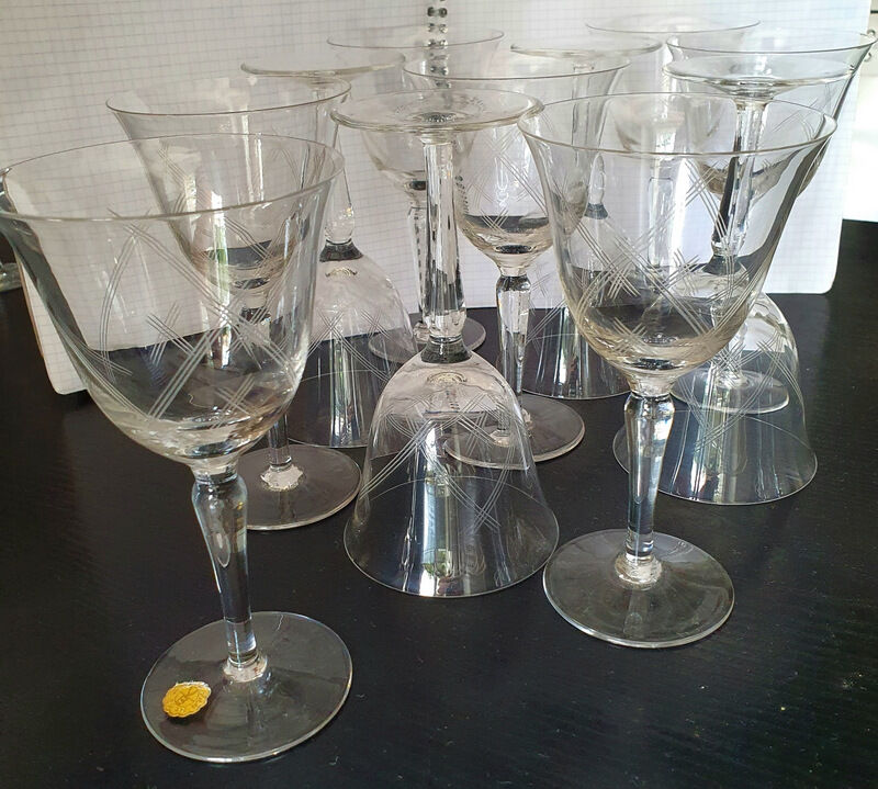 11 Large crystal glasses engraved Boch geometric pattern