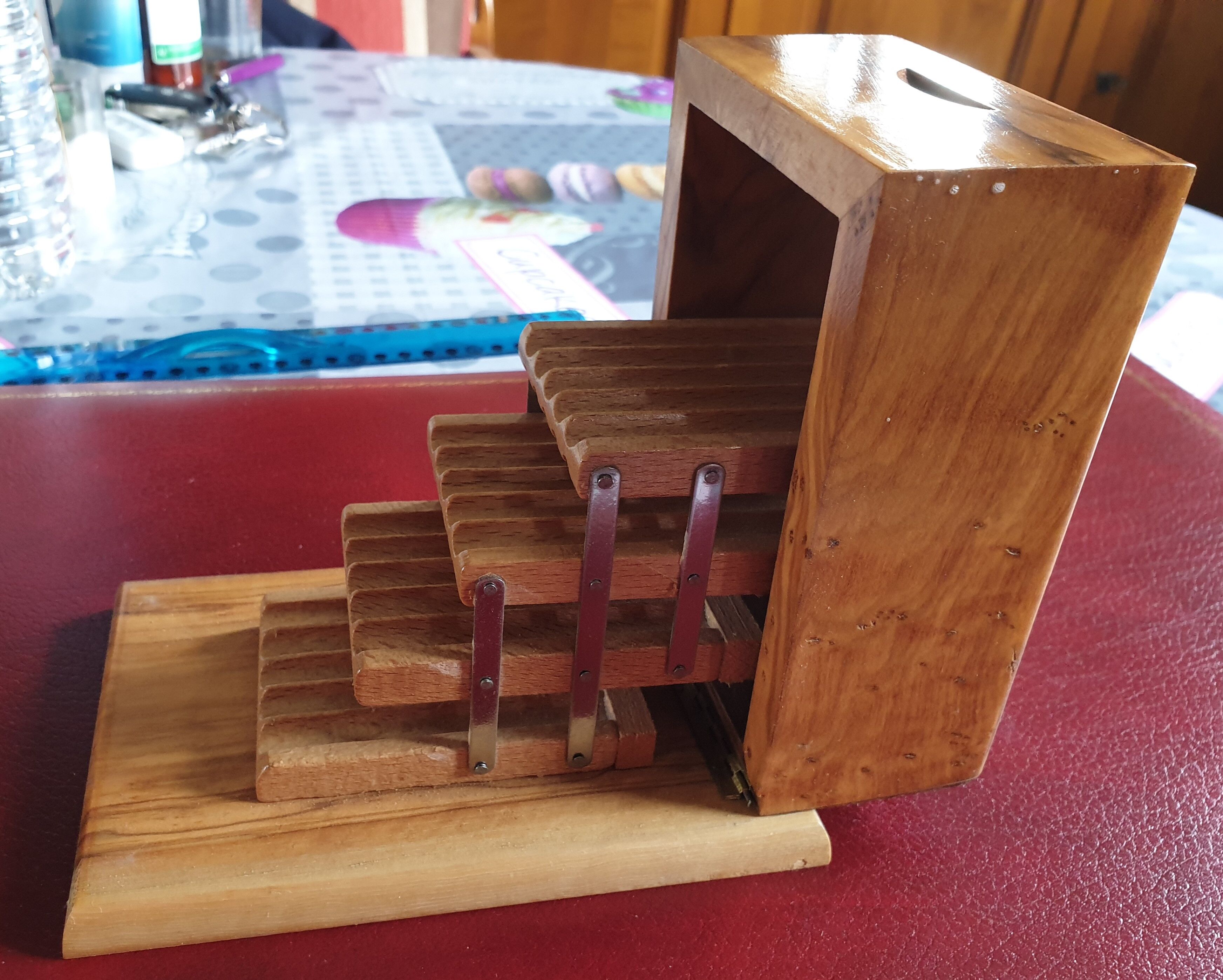 Range olive wood cigarettes very good condition