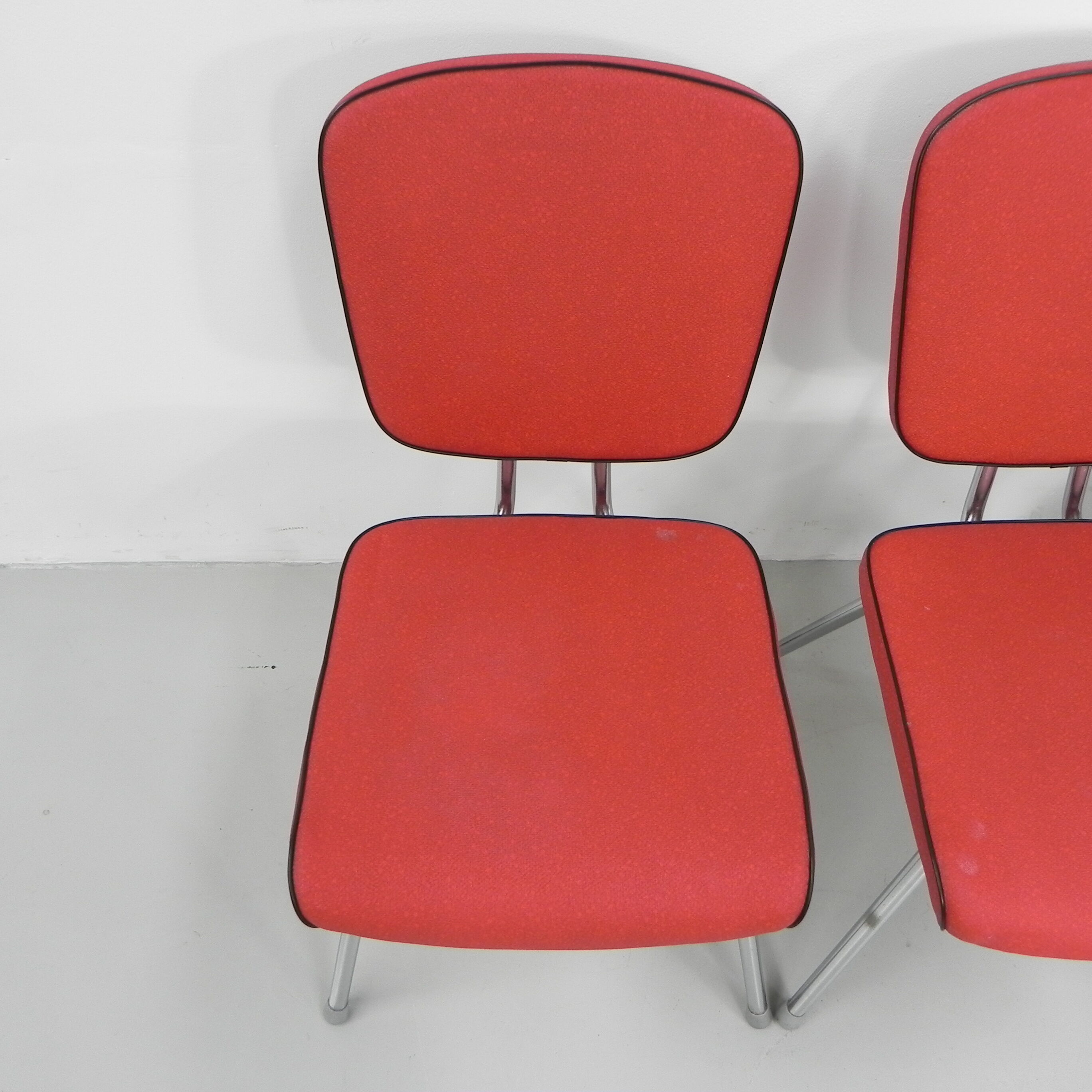 Set of 5 vintage dining table chairs, dinner style