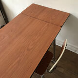 Table en formica and 3 chairs