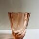 Vase rose en verre