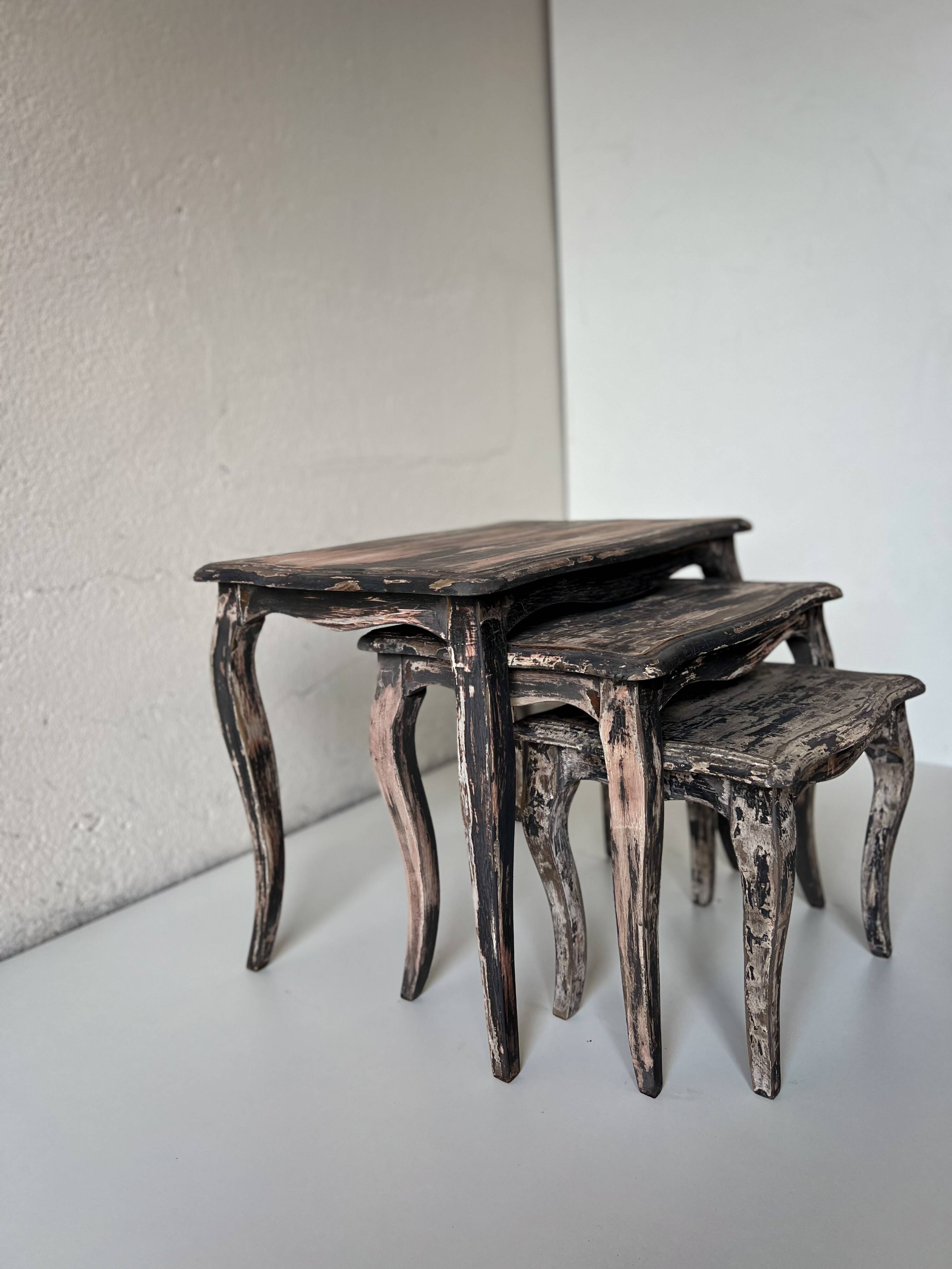 Table gigogne patinée