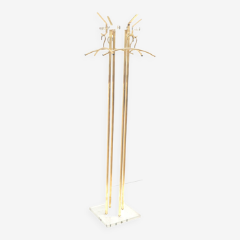 Standing vintage Hollywood Regency coat rack made of plexiglass and metal from the 1970s