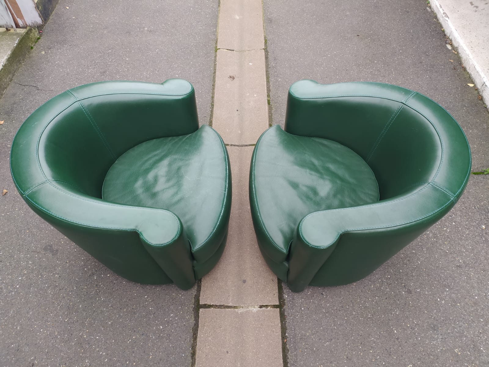 Pair of leather chairs 1980