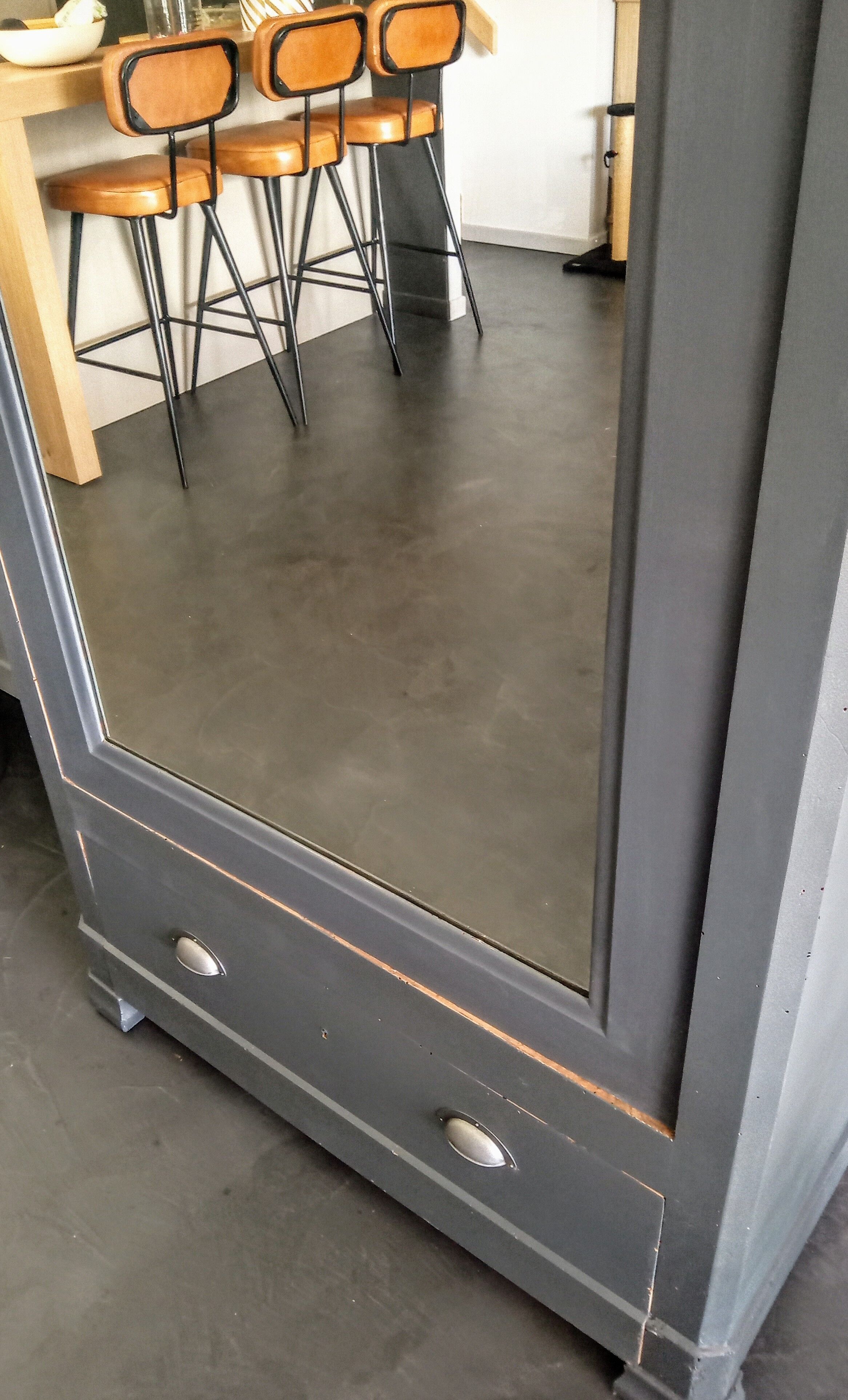 Good-looking wardrobe