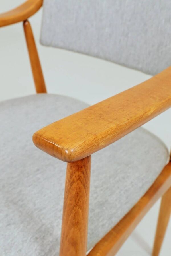 Fauteuil scandinave vintage en tissu de laine gris entièrement rénové des années 1970.