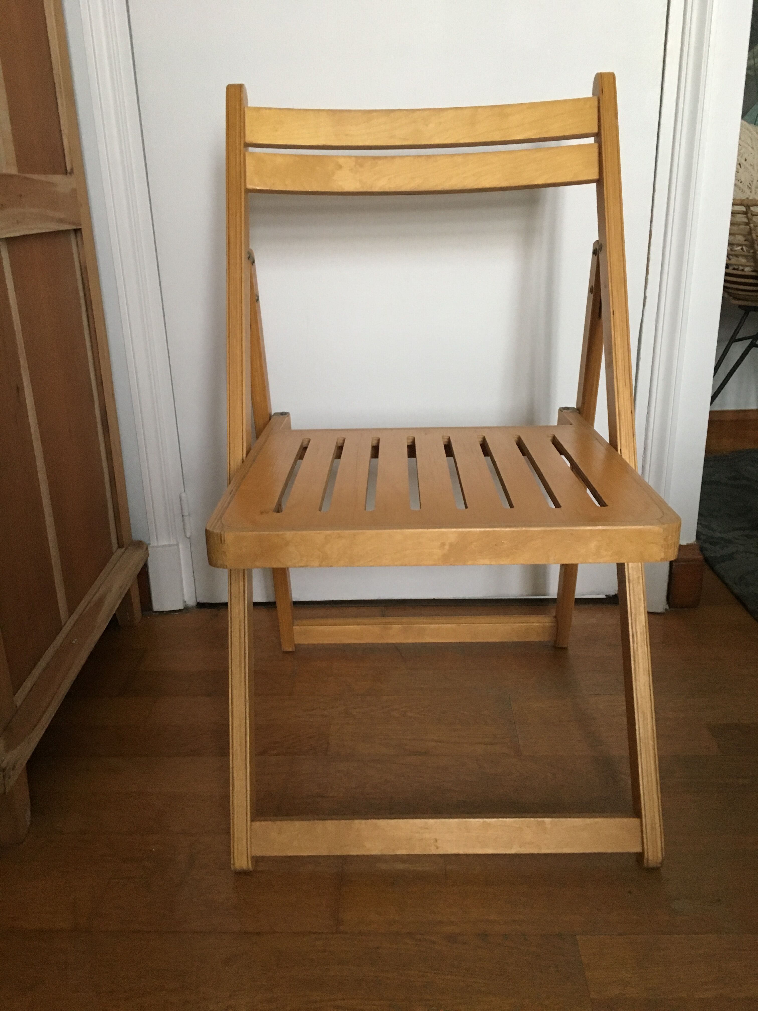 Pair of chairs folding vintage