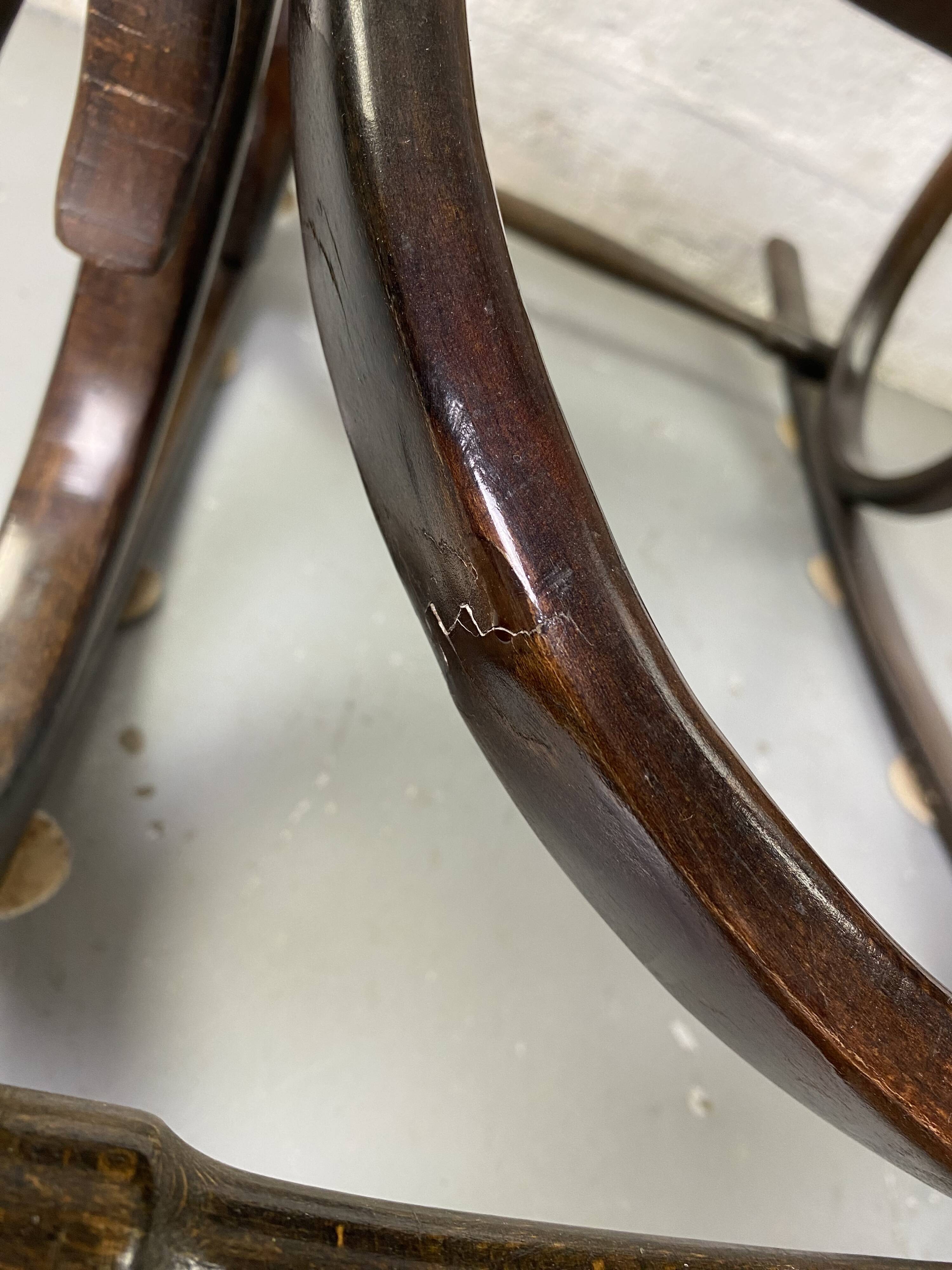 Rocking chair Chair in wood and Cannage from the 70s